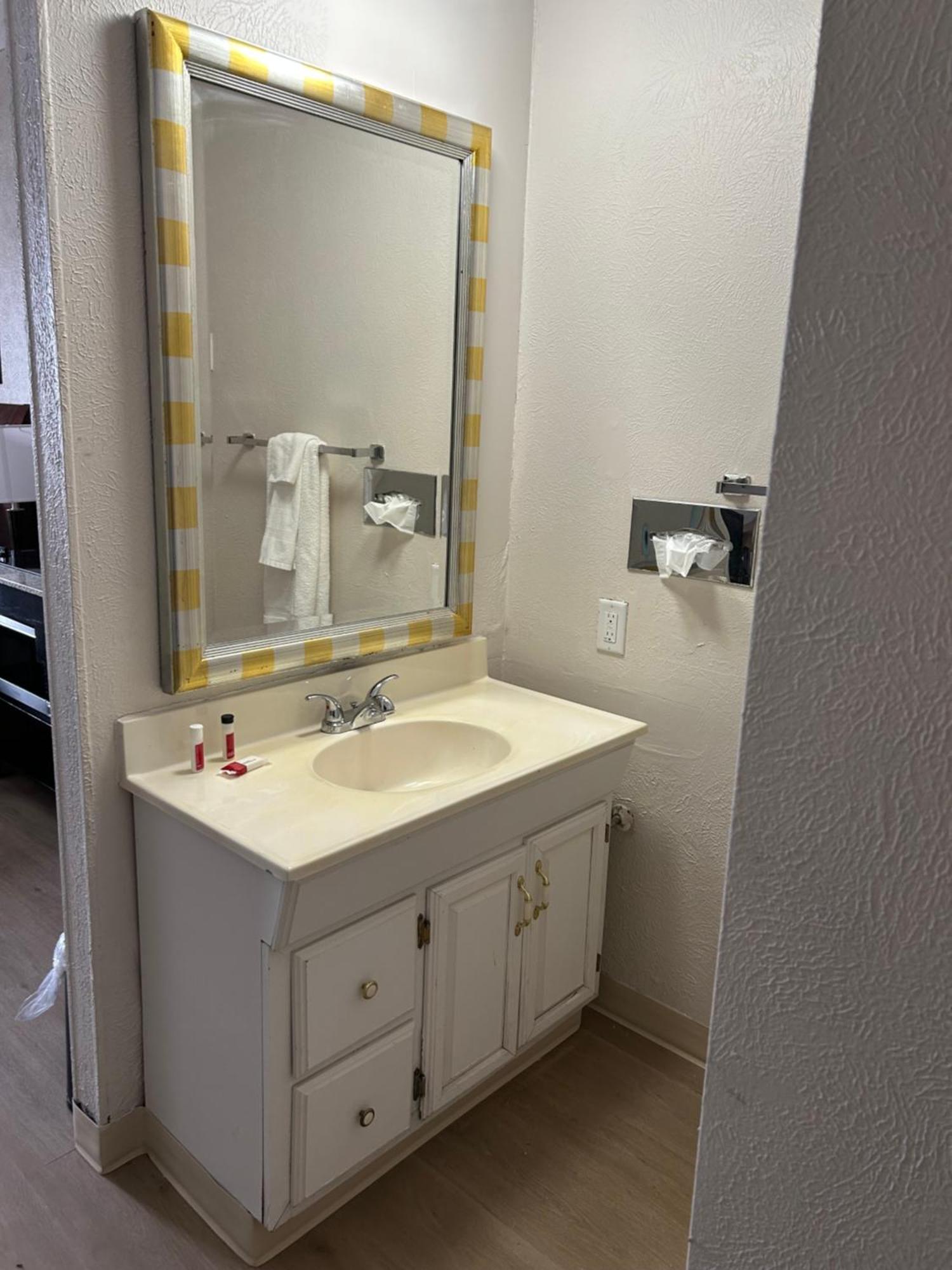 Studio Apartments 2* Sterling